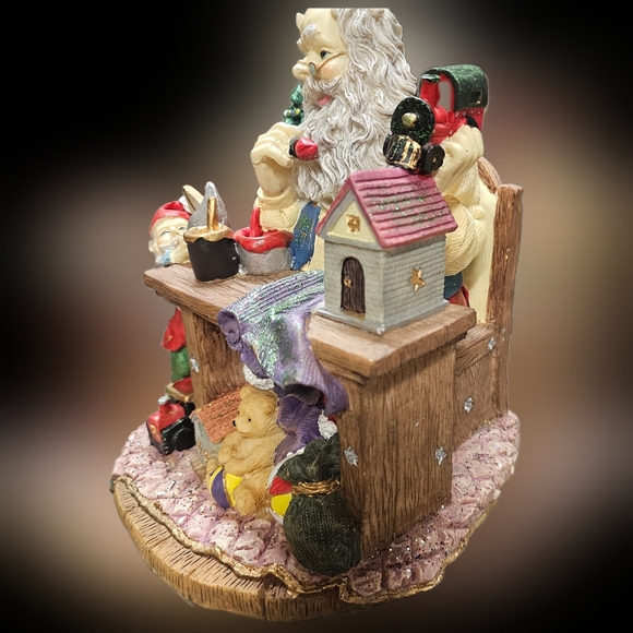 Santas workshop - Picture 3 of 7